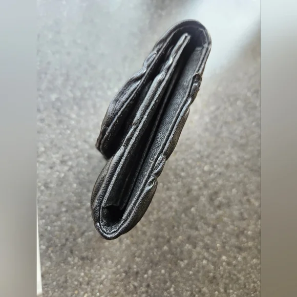 XOXO Wallet WOMEN'S, WALLET, XOXO, BLACK WITH GOLD ACCENTS, NWOT - Picture 2 of 7